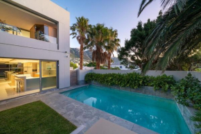 Amara Lincoln - 100m From Camps Bay Beach